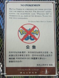 Hsi-Lai Temple. Verbotsschild: No Pokemon-Go allowed. Buddhistischer Hsi Lai Temple in den Puente Hills, Hacienda Heights, Kalifornien. Foto: Tktru