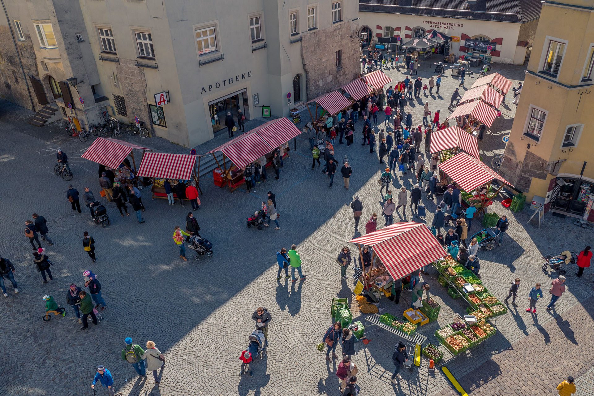 Menschen im Stadtzentrum