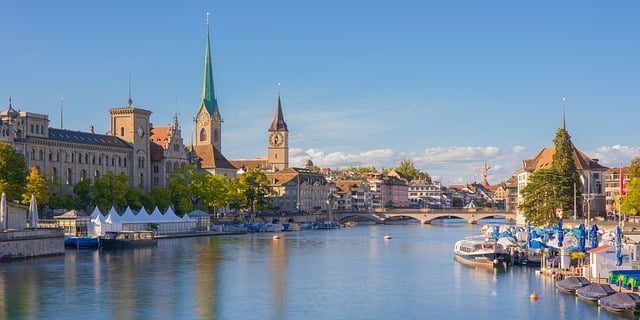Anischt von Zürich vom Zürcher See aus