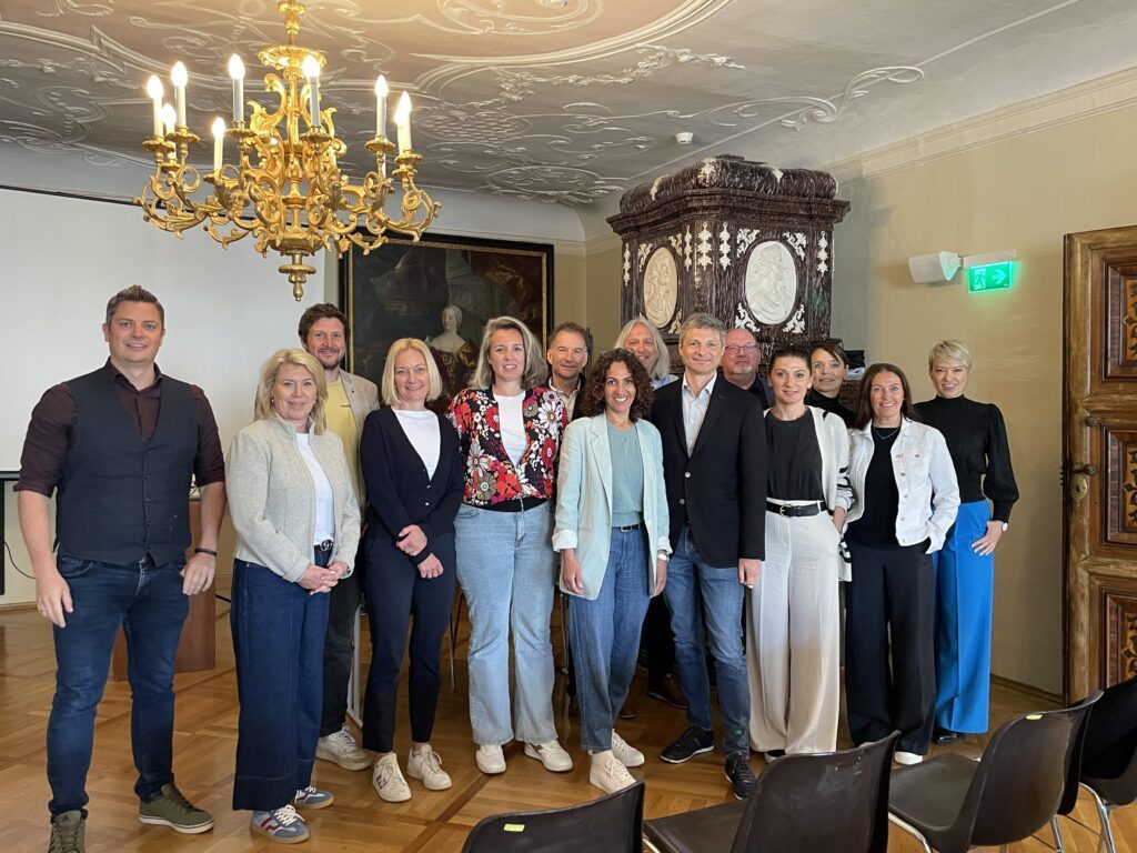 Gruppenfoto der TeilnehmerInnen am Praxistag in Enns, April 2025