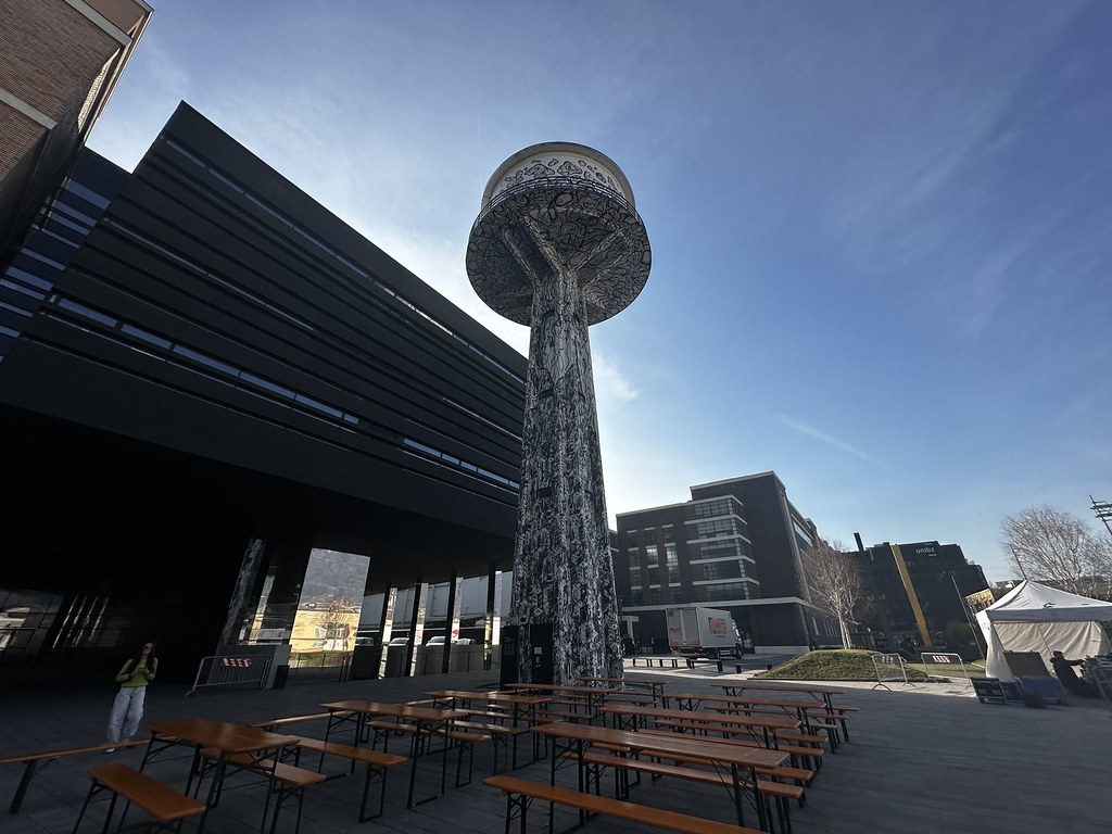 Die Delegation besuchte den NOI Techpark in Bozen: Der 2017 gegründete Technologie- und Wissenschaftspark entwickelte sich zu einem der erfolgreichsten Innovationsstandorte Europas ©hdsunione